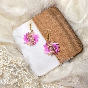 Pink Pinwheels beaded earrings w 18k plated hooks